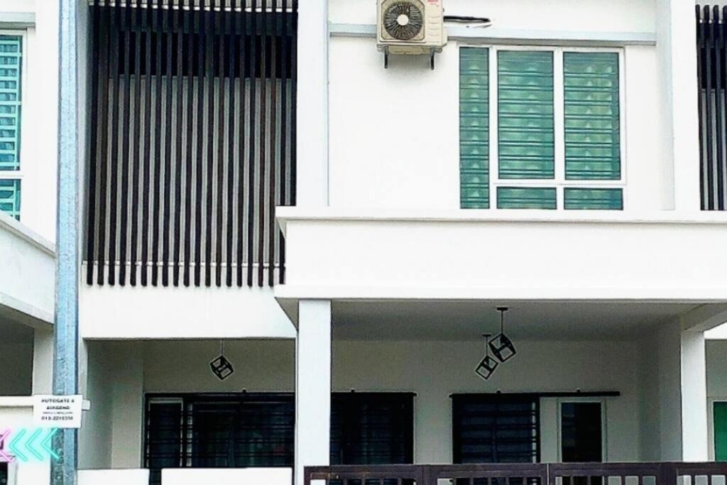 Naira Homestay Kota Bharu ,Wakaf Che Yeh 4 Bilik 3 Aircond Kültér fotó